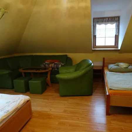 Dworek 홈스테이 카르파츠